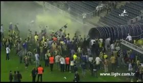 Adeptos do Fenerbahce não souberam perder