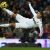C. Ronaldo tenta o golo com um pontapé de bicicleta