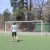 Mulher mostra aptidões futebolísticas fora do comum