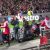 Adepto do Ajax cai durante festejos e sofre ferimentos graves