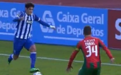 Finta “impossível” de Gonçalo Paciência (FC Porto B)