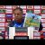 Treinador do Granada rasga capa da MARCA durante conferência de imprensa