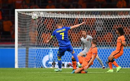 Vídeo: O sensacional golo de Yarmolenko frente à Holanda
