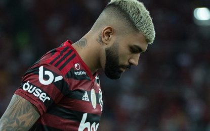 Vídeo: Gabigol reclama com jovem do Flamengo por não lhe ter passado a bola e os dois acabam aos empurrões