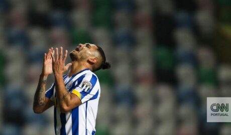 Corona confirmado no Sevilha de Lopetegui