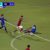 Jogador Arranca Com a Bola Decidido a Fazer o Golo De Uma Vida Mas “Borra a Pintura” de baliza aberta